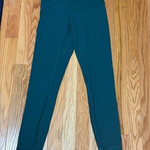 Women’s lululemon Green wunder under Leggings